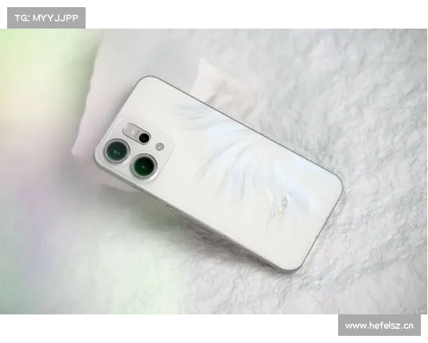 OPPO Reno14推出全新配色日月光:温感变色 可银可橙 OPPO Reno14推出全新配色日月光:温感变色 可银可橙
